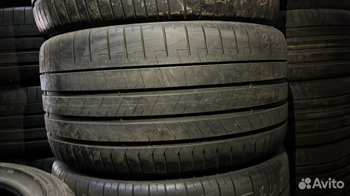 Pirelli P Zero PZ4 305/30 R21 106W