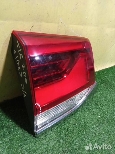 Фонарь задний внутренний левый Toyota Land Cruise