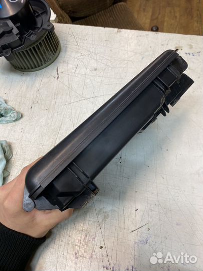 Корпус блока предохранителей Volkswagen Passat B5