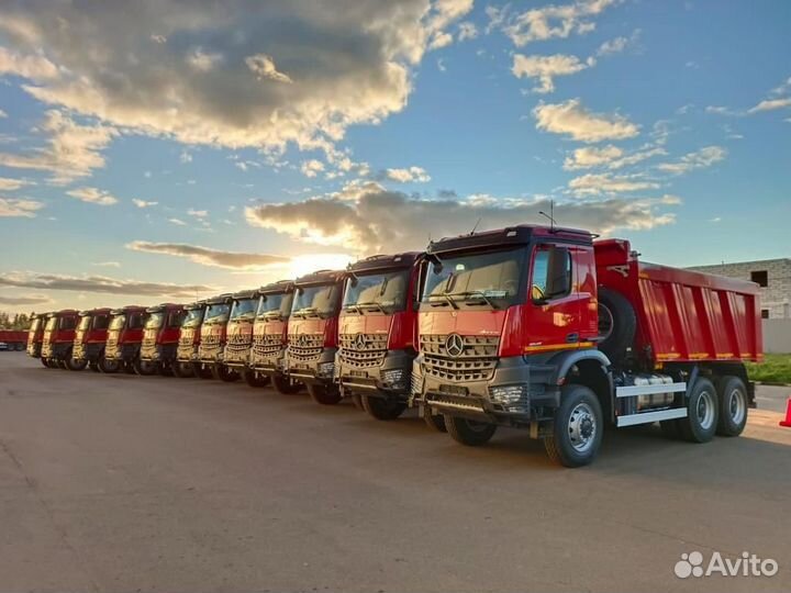 Водитель самосвала Mercedes-Benz (вахта, Ямал)