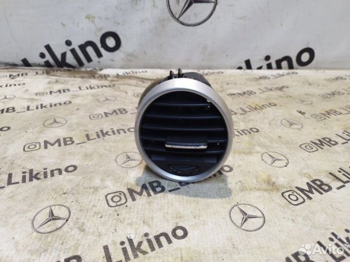 Дефлектор воздушный правый Mercedes Gl X164