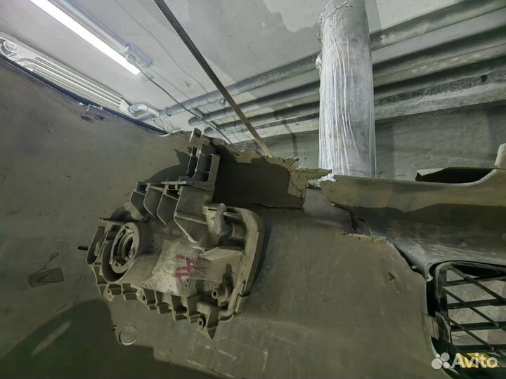 Бампер Mazda MPV передний