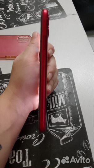 Телефон iPhone 11 64гб