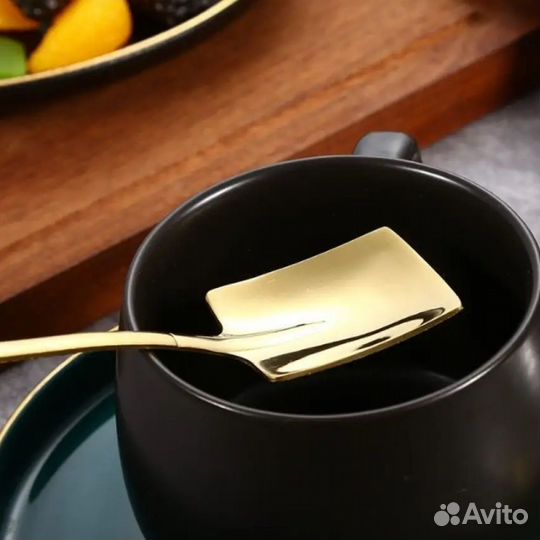 Десертная ложка в виде лопаты