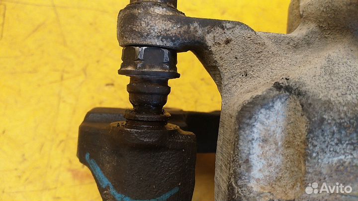 Суппорт передний L200 (KB) 4605A202