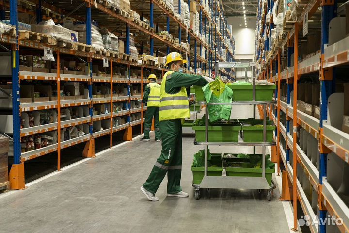 Укомплектовщик Вахта Москва