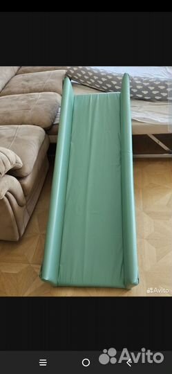 Горка для стимулирования к ползанию малыша