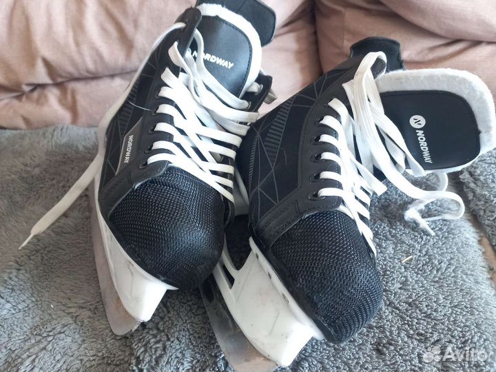 Коньки хокейные