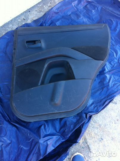 Накладка на заднюю дверь Mitsubihi Outlander Xl