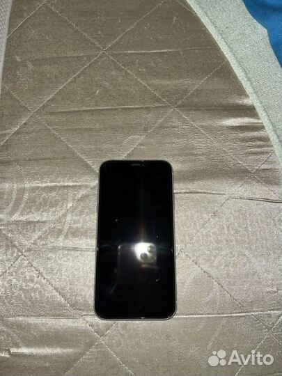 Телефон iPhone хр