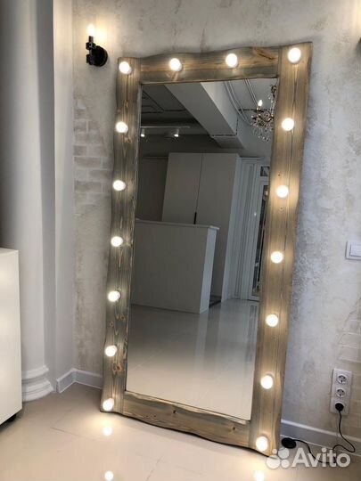 Гримерное зеркало с лампами лофт