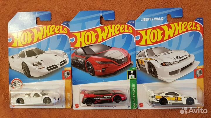Hot wheels 3 спортивных Nissan