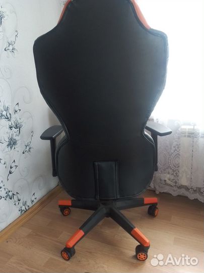 Компьютерное кресло б/у