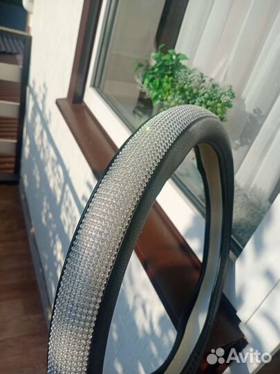 Оплетка на руль со стразами