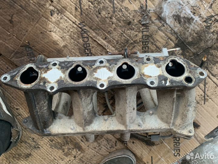 Впускной коллектор kia clarus 1,8