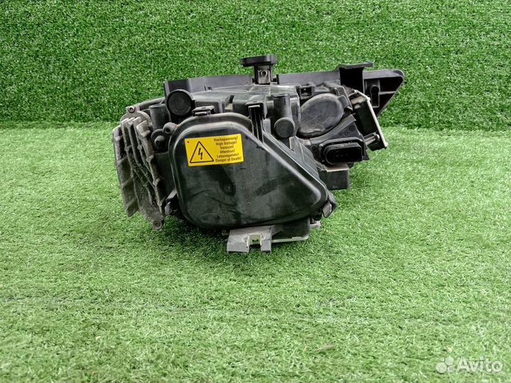 Фара левая Xenon Audi Q3 8U