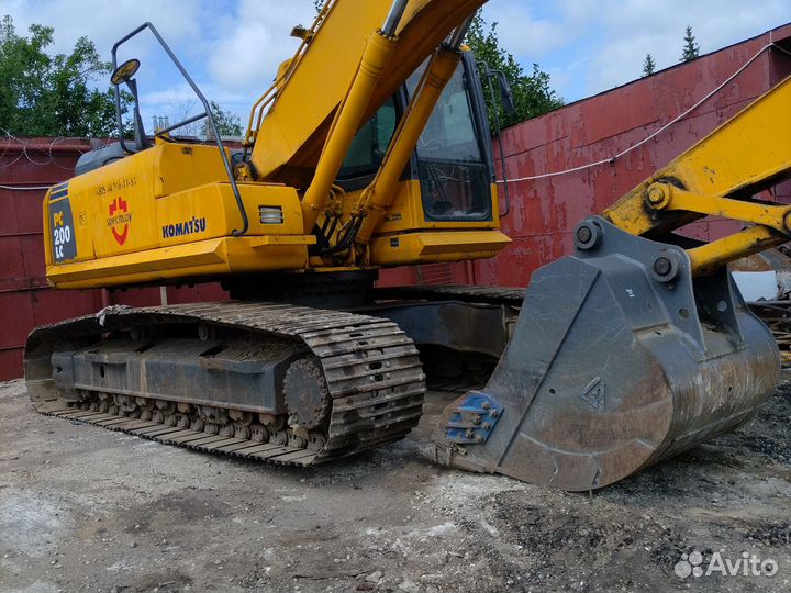 Гусеничный экскаватор Komatsu PC200-8, 2017