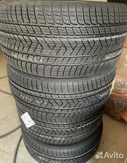 Pirelli Scorpion Winter 325/40 R22 и 285/45 R22 114V