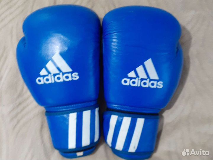 Боксерские перчатки 10 oz adidas
