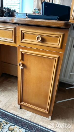 Набор мебели из дерева