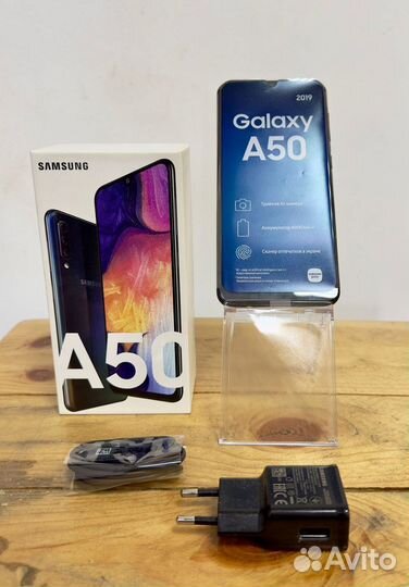 Samsung Galaxy A50, 4/64 ГБ
