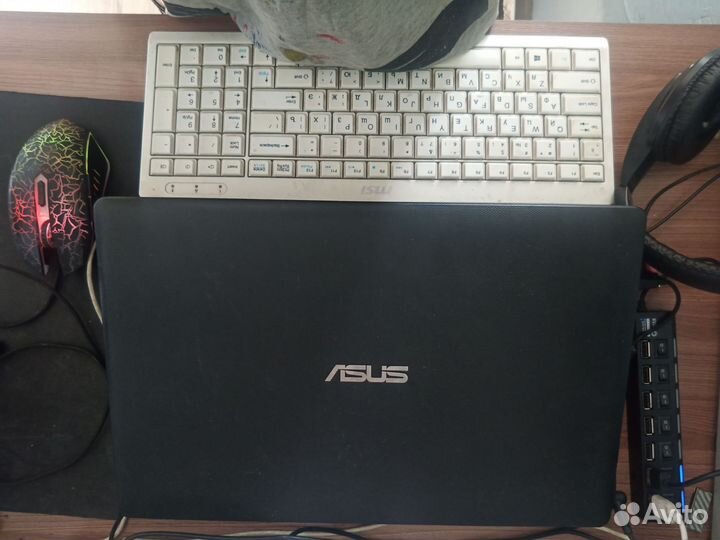 Ноутбук asus