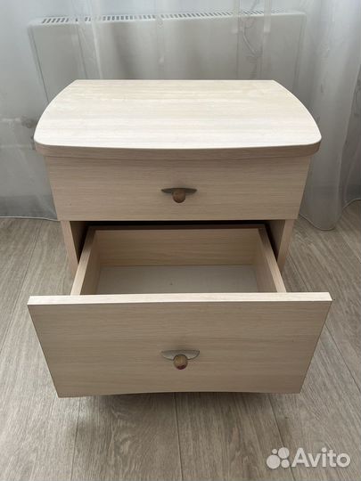 Тумба прикроватная белая