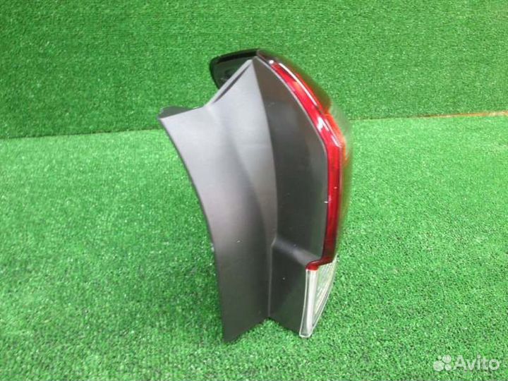 Стоп правый Toyota Corolla Fielder NRE161