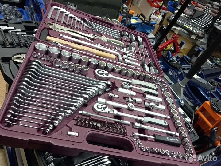 Набор инструментов Thorvik 142