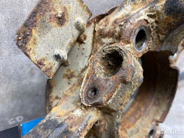 Кулак поворотный передний левый Hyundai I30 хэтч