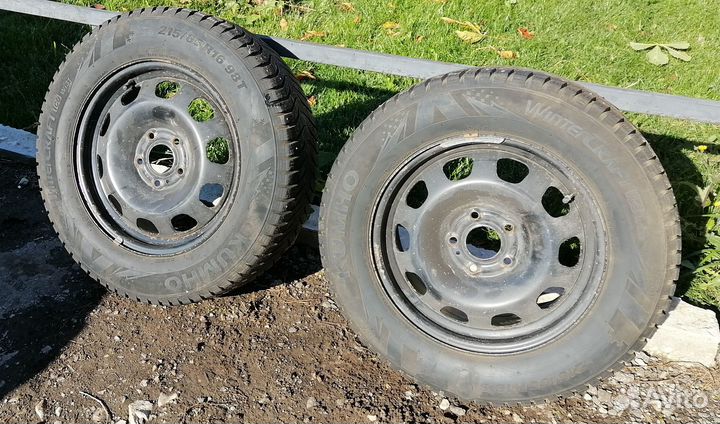 Kumho WinterCraft Ice WI31 215/65 R16