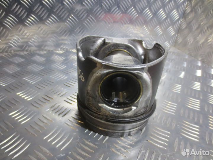 Поршень Mahle/knecht 130L118