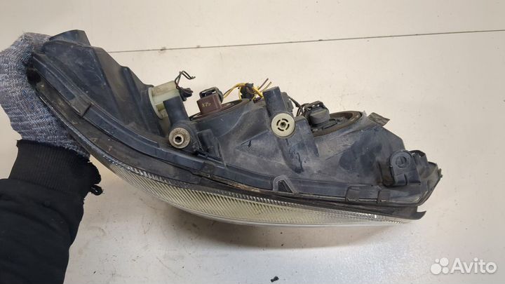 Фара (передняя) правая Opel Zafira A