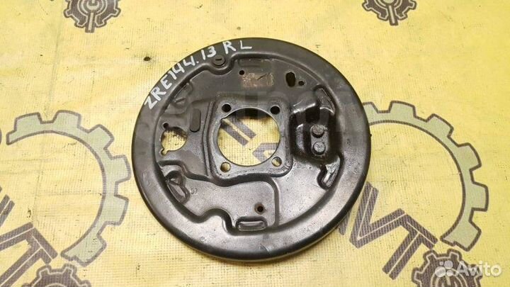 Щиток тормозного механизма задний левый Toyota