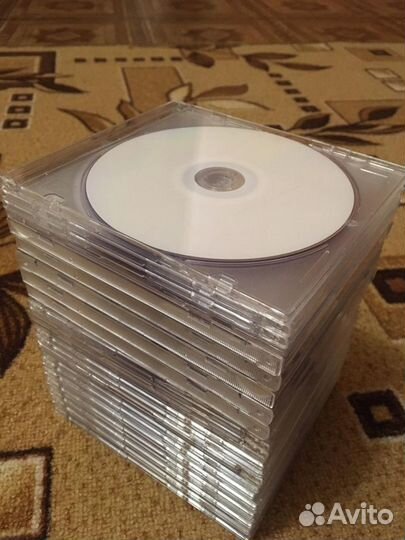 Диски DVD-R с коробками 28 шт