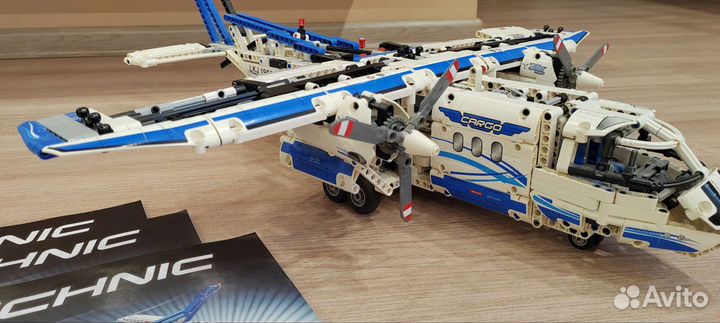 Lego technic 42025 самолёт грузовой