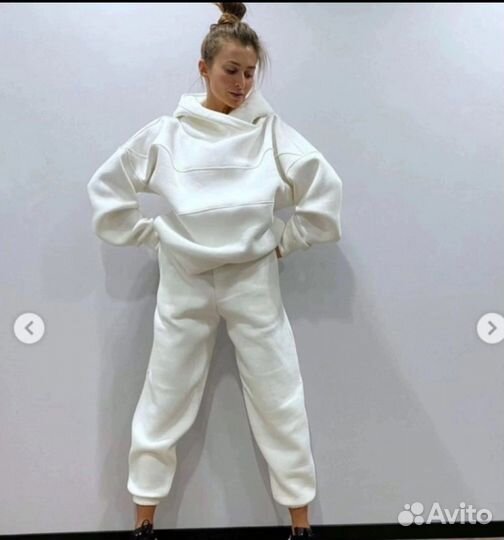 Костюм женский спортивный