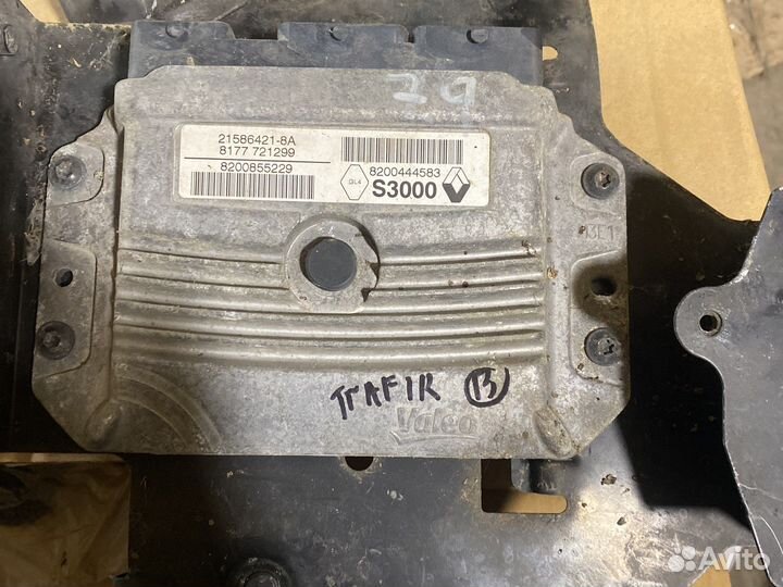 Блок управления эбу Renault Trafic