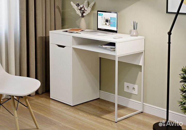 Стол письменный 