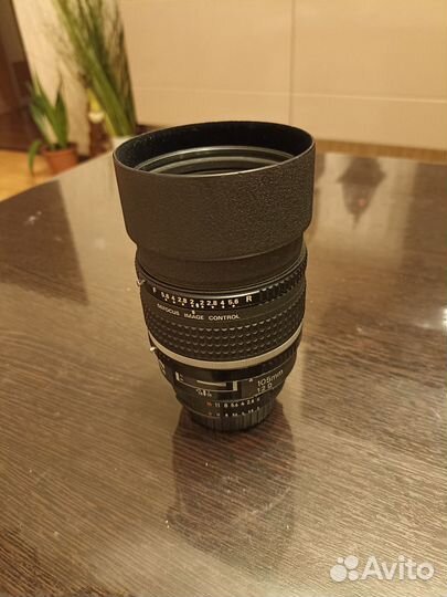 Nikon AF DC-Nikkor 105mm f/2D