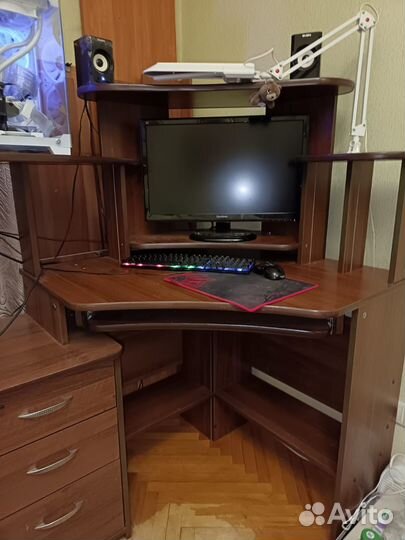 Компьютерный стол