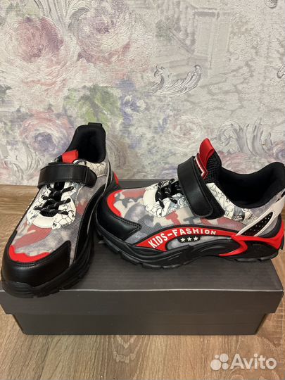 Кроссовки детские