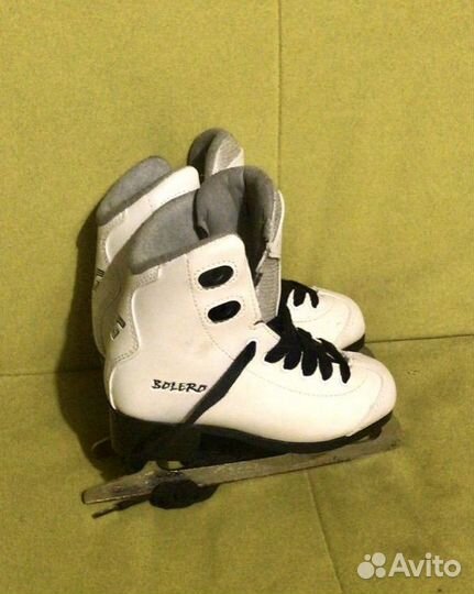 Коньки фигурные 30