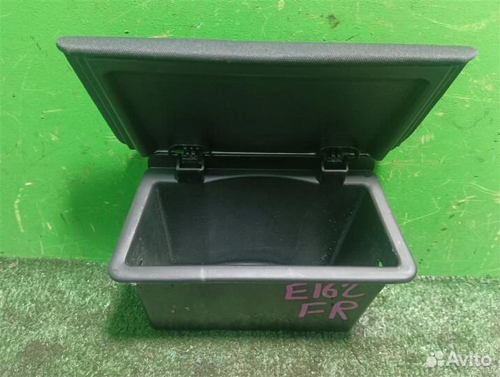 Ящик для мелочи дверной правый Renault Megane 2