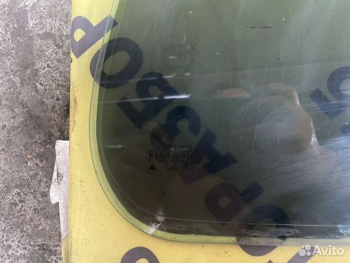 Стекло заднее правое форточка VW Vento