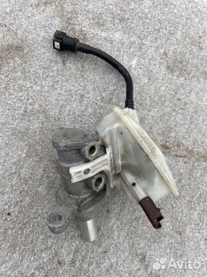 Главный тормозной цилиндр гтц Ситроен C4 2010 ep6