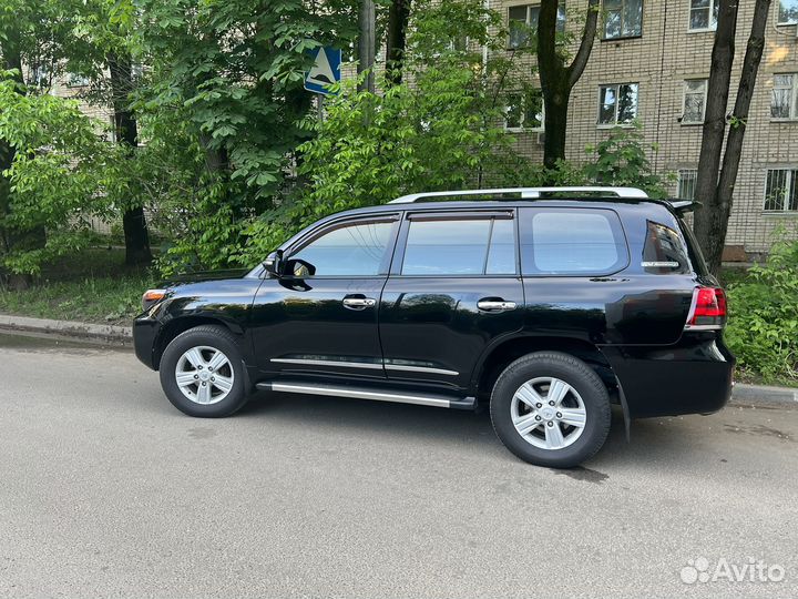 Toyota Land Cruiser, 2011