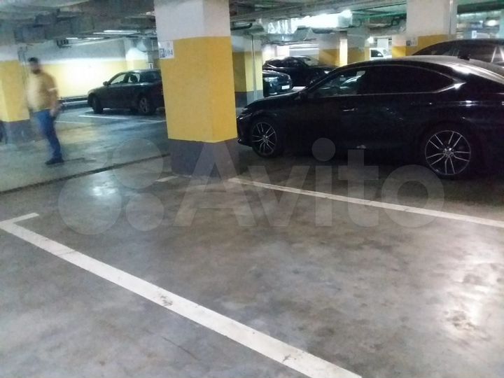 Машиноместо, 20 м²