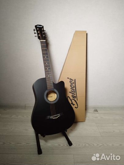 Акустическая гитара