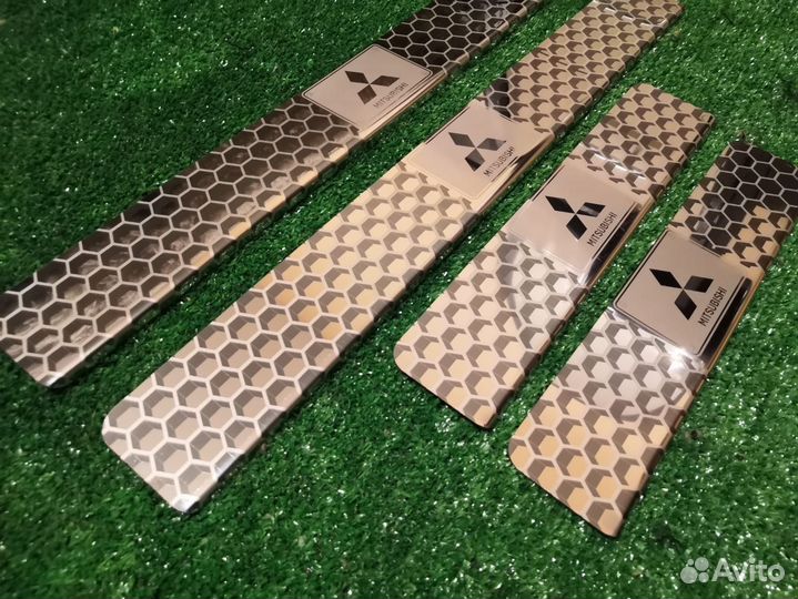 Накладки на пороги Mitsubishi ASX